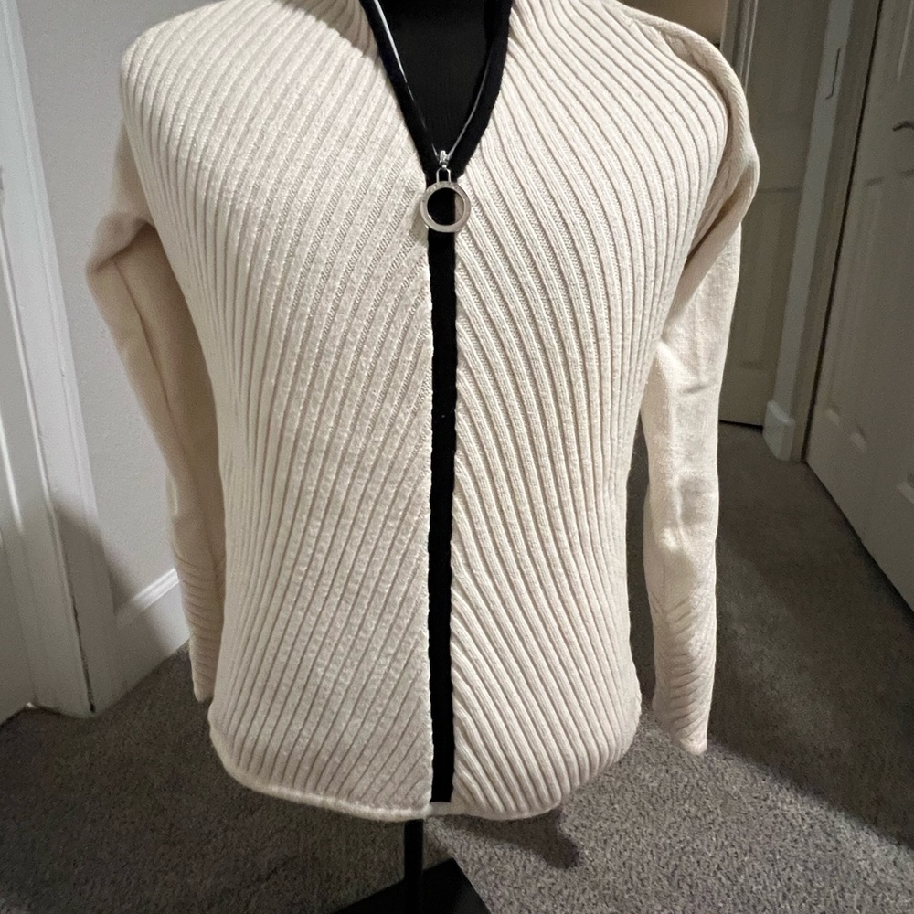 Women’s Cream Sportwear Ski Sweater